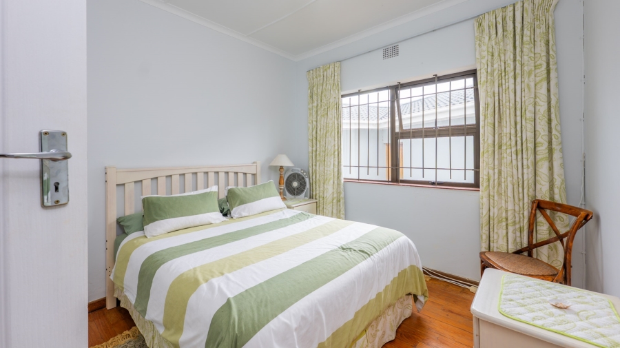 5 Bedroom Property for Sale in Struisbaai Western Cape